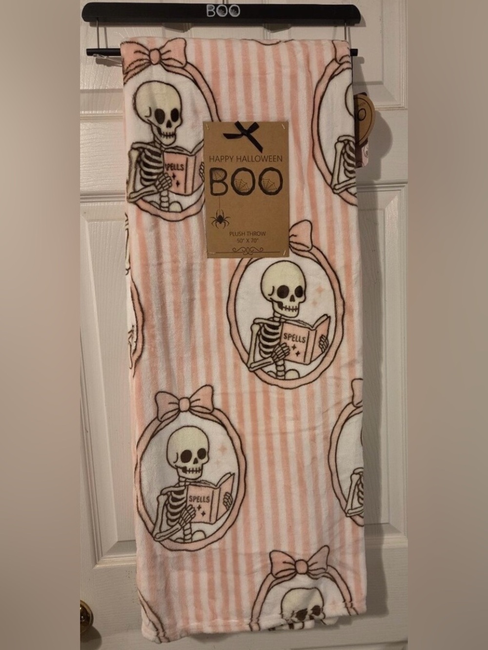 Happy Halloween BOO Pink Striped Skeleton Plush Throw Blanket
 50”X 70” (NWT) - Picture 2 of 6